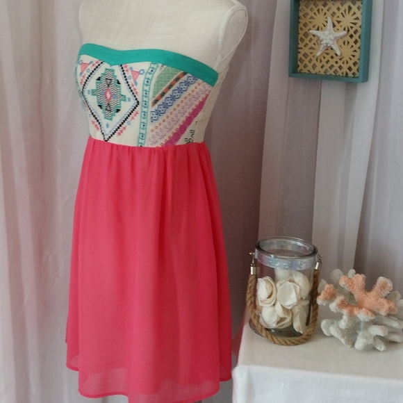 Flying Tomato Strapless Mini Dress. Size S. - Picture 3 of 9